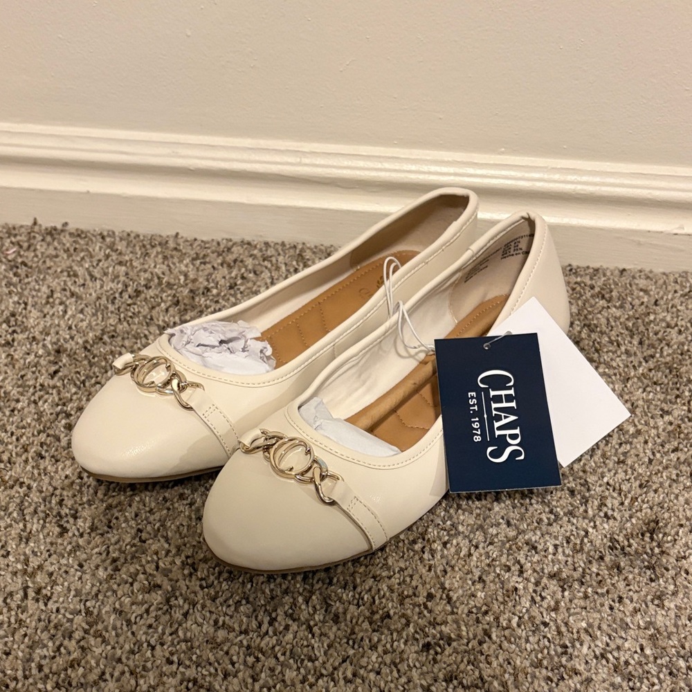 Chaps Women's Cream Flats with Gold Chain Accent